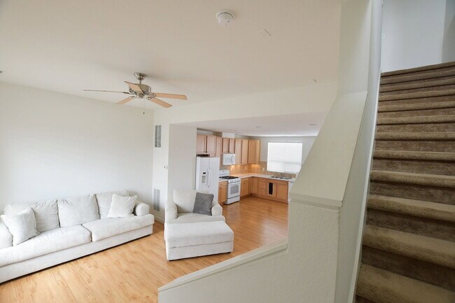 Building Photo - 2422 Uinta St