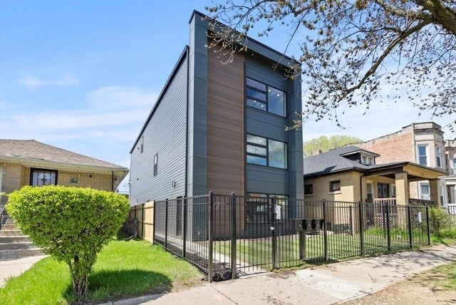 Primary Photo - 6538 S Rhodes Ave