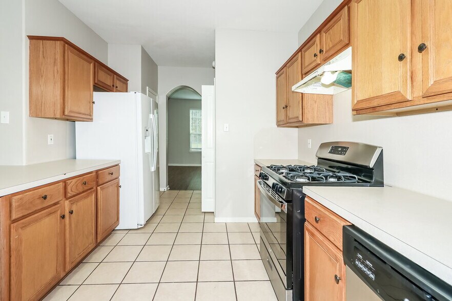 Building Photo - 12230 Heritage Grove Dr