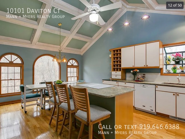 Building Photo - 10101 Daviton Ct