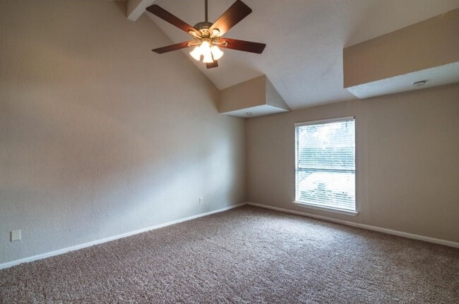 Building Photo - 16007 Sierra Vista Dr