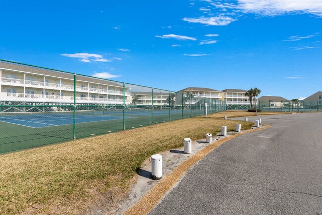 Building Photo - 775 Gulf Shore Dr