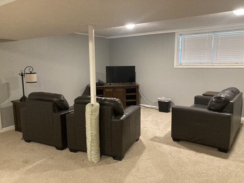 Building Photo - 3504 Vicki St