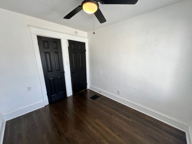 Building Photo - Inviting 3-Bedroom Home with Front Porch Charm