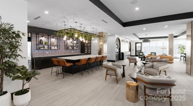 Building Photo - 1711 Commonwealth Ave