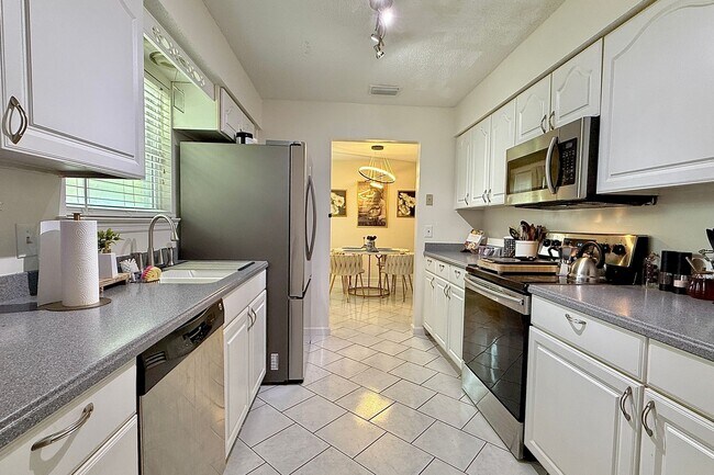 Building Photo - COMING JUNE 2026! (Pet Friendly)
