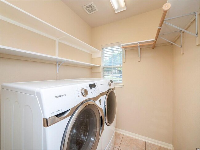 Building Photo - 917 Cavalry Ride Trail