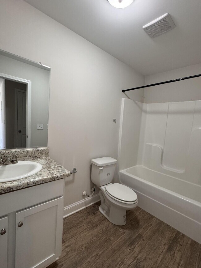 Building Photo - Cozy 2-Bed, 1-Bath Home in Easley – Conven...