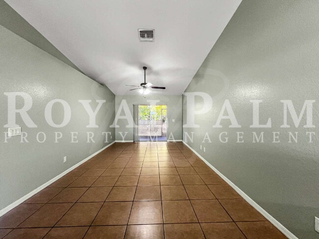 Building Photo - 1909 SW Santa Barbara Pl