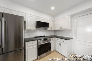 Building Photo - 7815 Broadway St