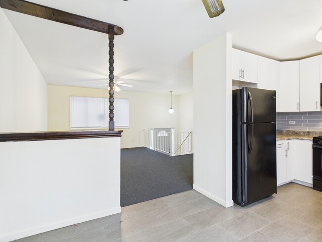 Building Photo - 17681 Country Club Ln