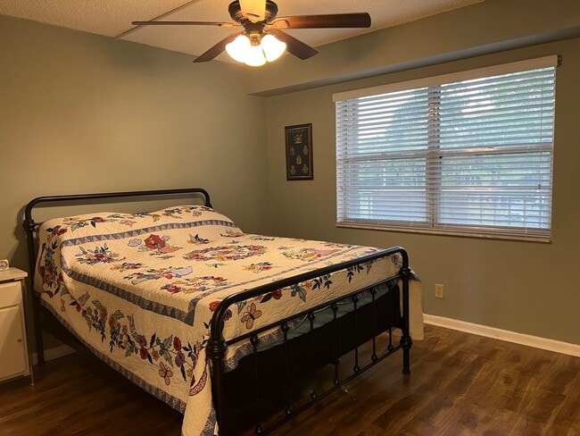 Building Photo - Beautiful 2/2 Waterview in Davie/Nova