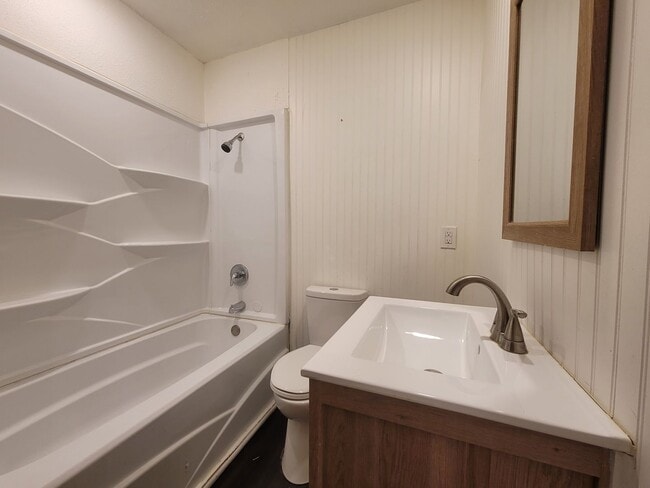 Building Photo - 1612 4th St