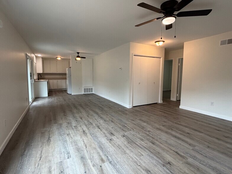 Building Photo - 11385 Almazon St
