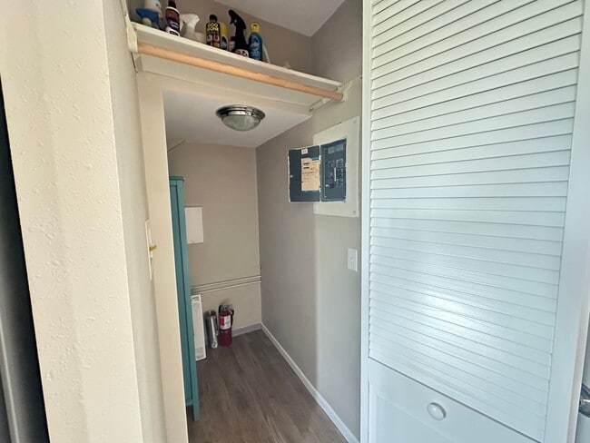 Building Photo - 2 Bed 2 Bath Waterfront Condo in Sandy Point