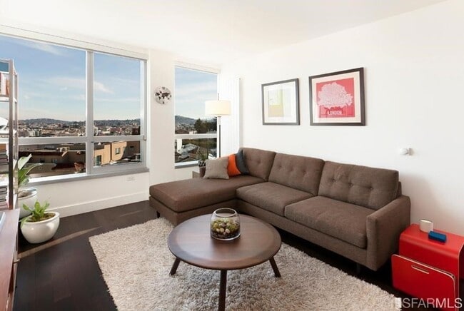 Building Photo - 1 Bed, 1 Bath - Modern Condo @ Linea - Min...