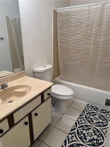 Building Photo - 725 Heavens Dr