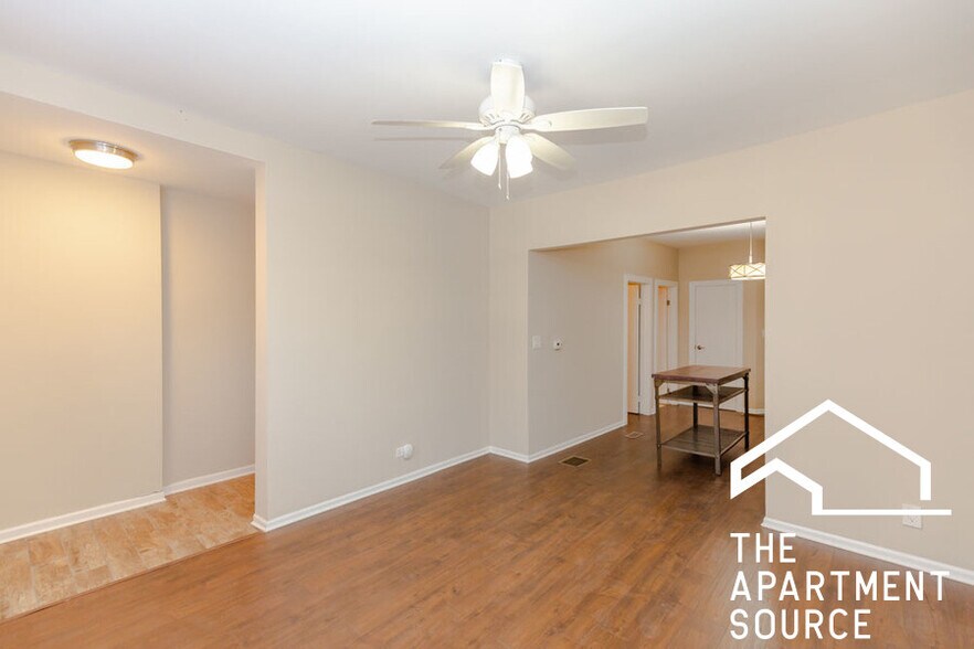 Building Photo - 2441 N Clybourn Ave