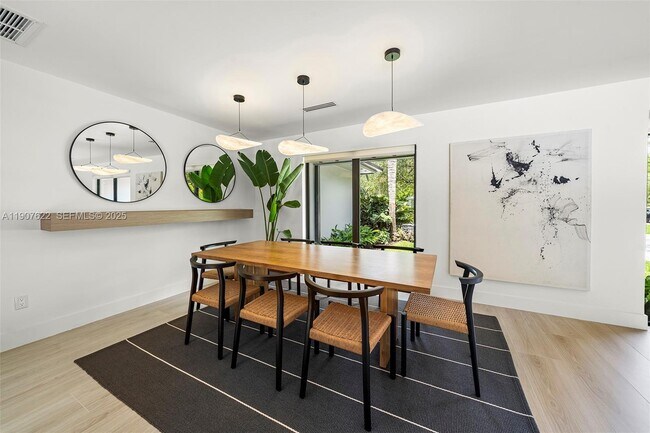 Building Photo - 15121 SW 69th Ct