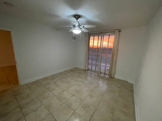 Building Photo - 2400 SW 27th Ave
