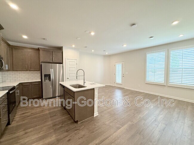Building Photo - 5088 Dayflower Dr