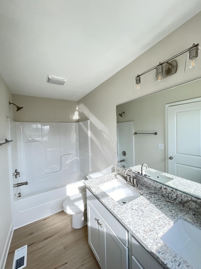 Building Photo - 322 W 41st St