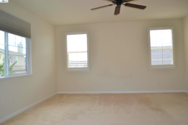 Building Photo - 1669 Marina Way