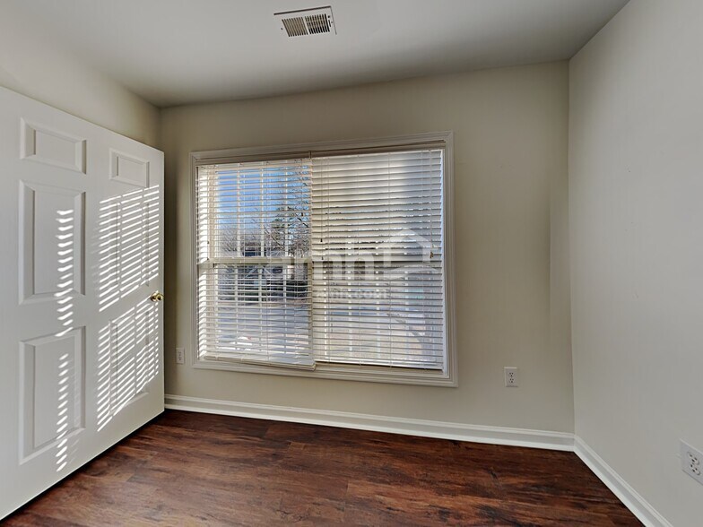 Building Photo - 101 Tagus Ct