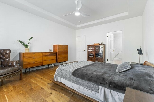 Building Photo - 302 Laurel Ct