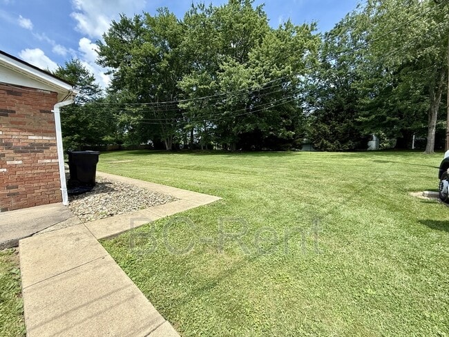Building Photo - 124 Edgewood Cir