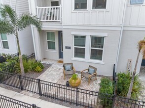 Building Photo - 2462 Mangum Ct