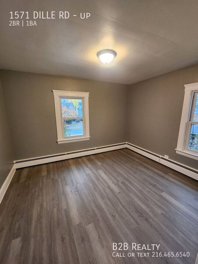 Building Photo - 1571 Dille Rd