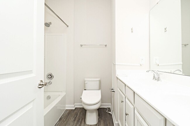 Building Photo - Dog-Friendly Townhome Near NGIC/DIA/NGA, CHO Airport, & Hollymead Town Center