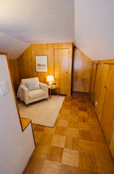 Building Photo - 4021 Oak Ct