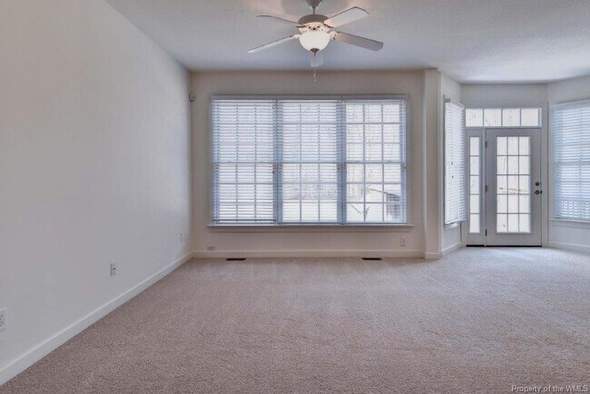 Building Photo - 104 Chanticleer Ct