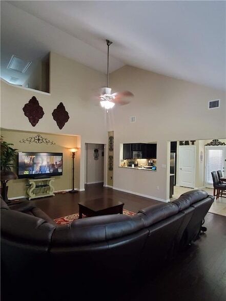Building Photo - 405 Tula Trail