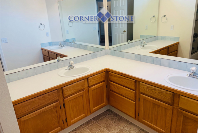Building Photo - Delightful Home in Columbia Village with B...
