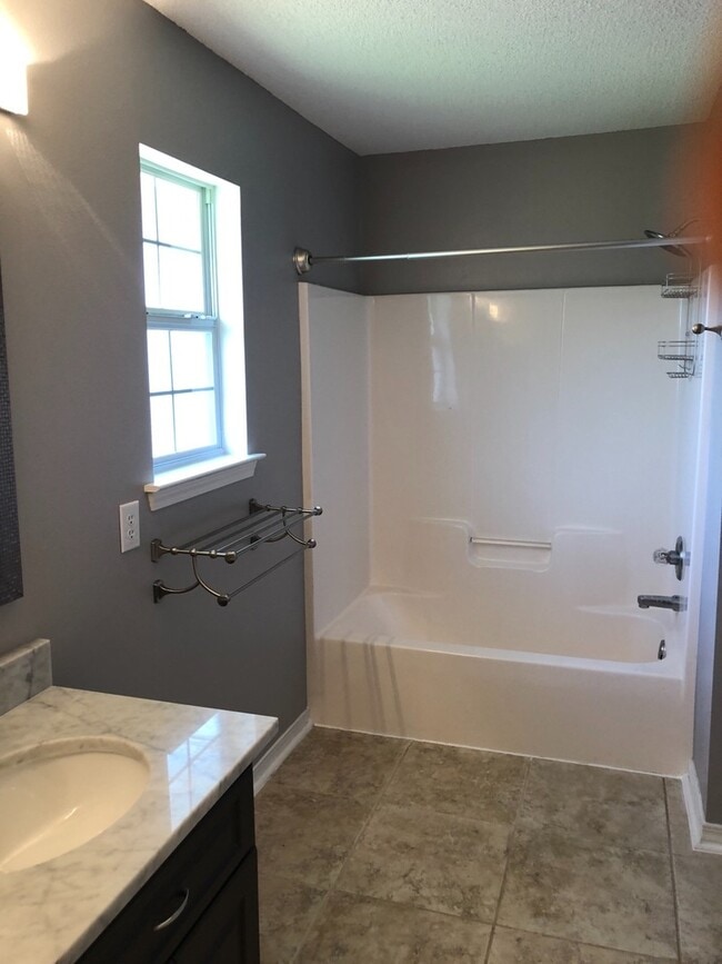 Building Photo - Gulf Breeze - Grand Ridge - 4 bedroom, 2.5...