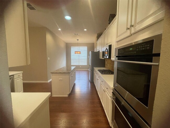 Building Photo - 9506 Windy Hollow Dr