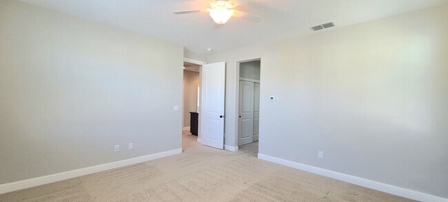 Building Photo - Beautifull Single Family Home in Folsom w/ Solar, Tankless Water Heater, Pool Access, Bonus Room ...