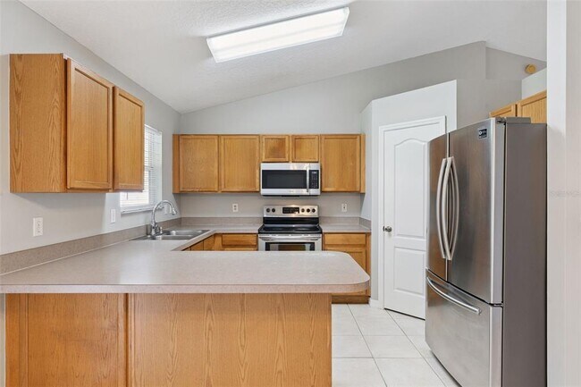 Building Photo - 886 Scenic View Cir