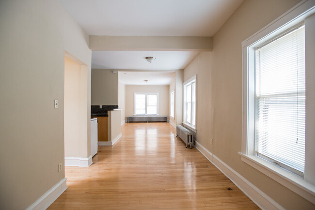 Building Photo - 1603 N Van Buren St