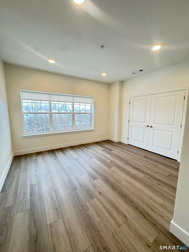 Building Photo - 414 Berlin Tpke