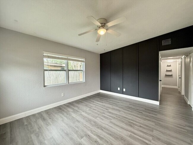Building Photo - 1375 Tuscola St