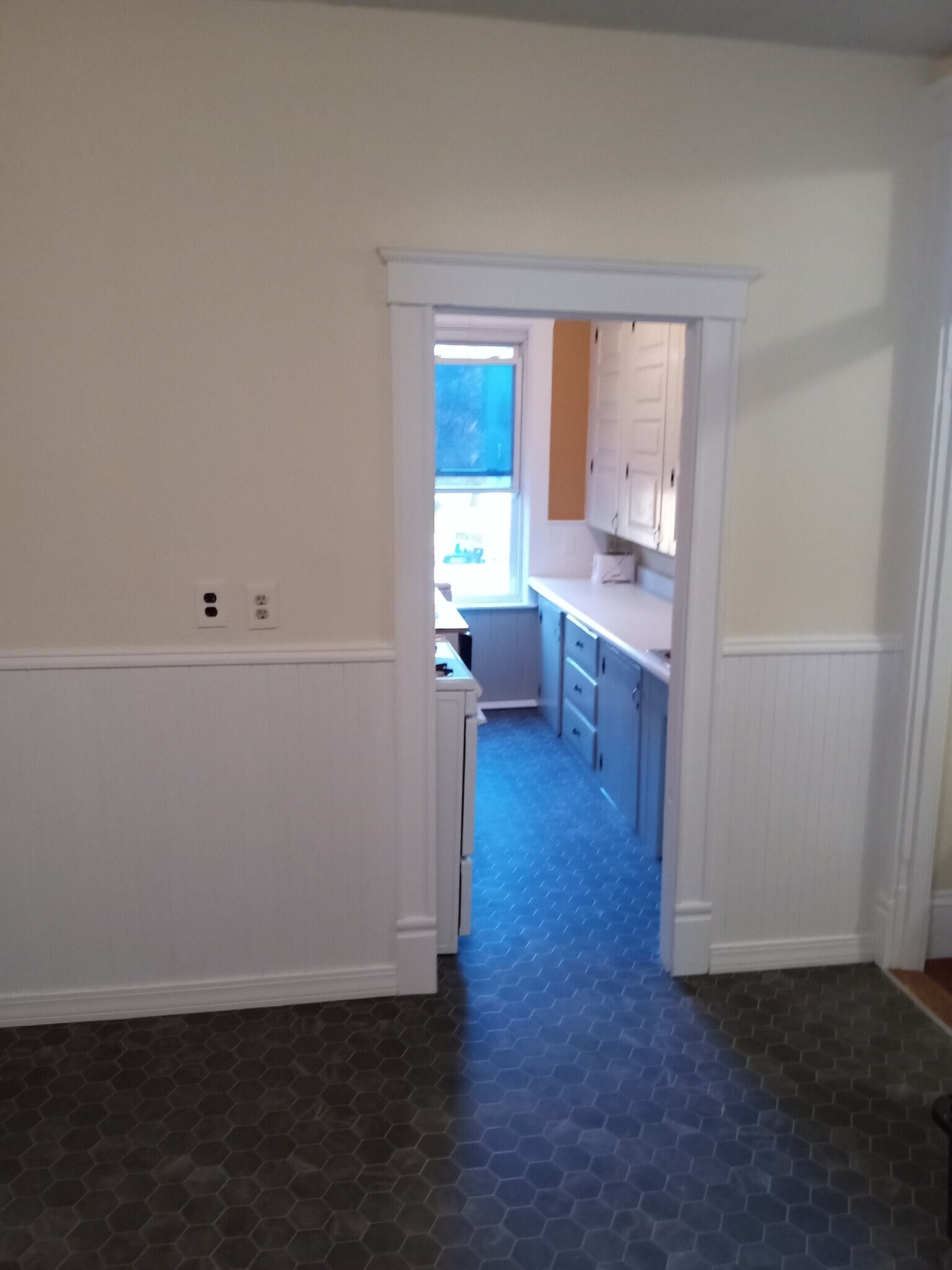 Kitchen - 550 S Main St