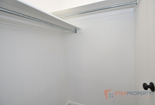 Building Photo - 5740 S 900 E