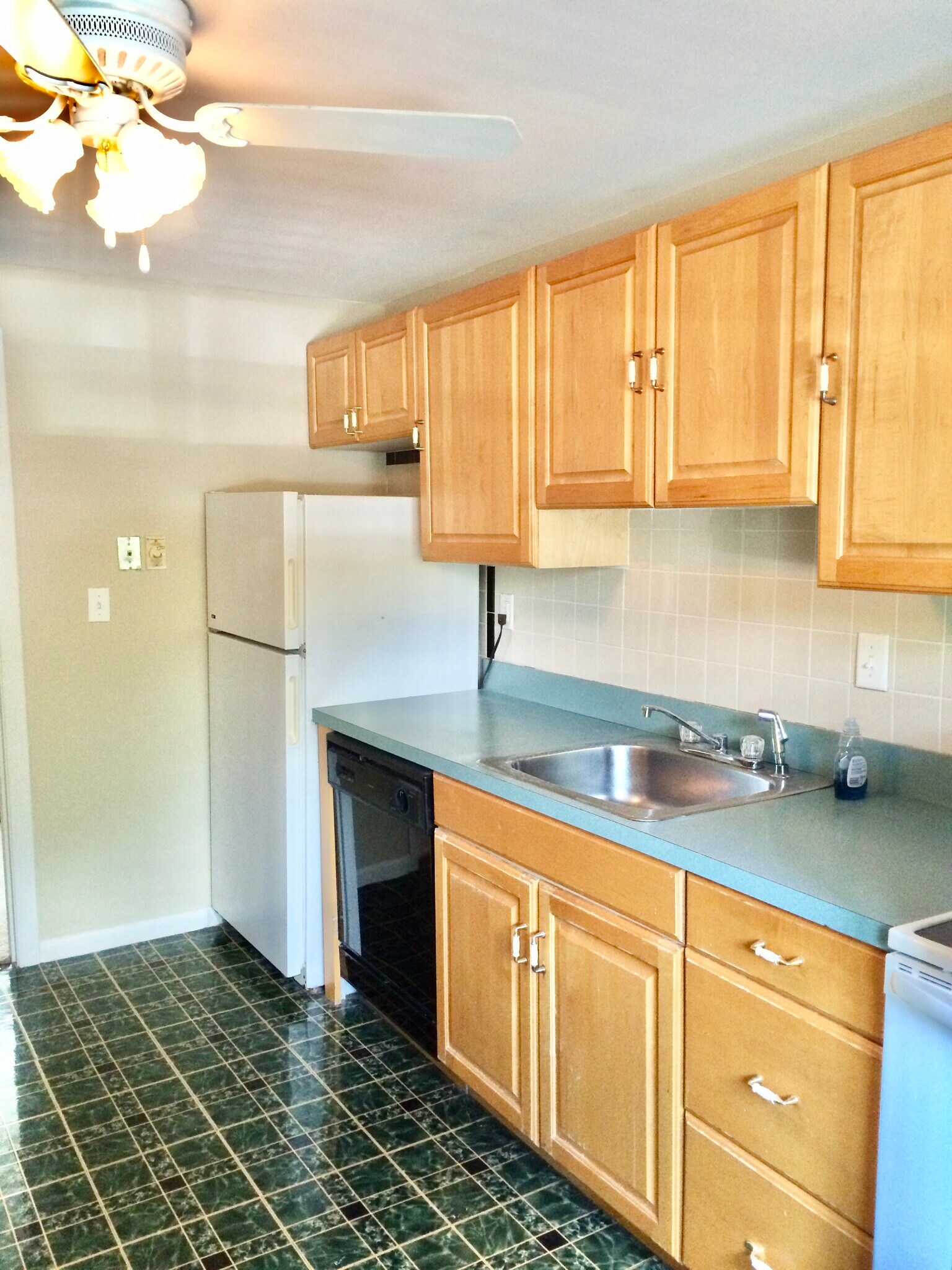 Building Photo - 26 Bryon Rd