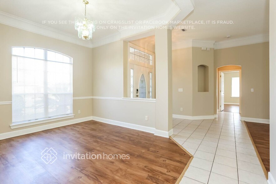 Building Photo - 538 New Brunswick Terrace