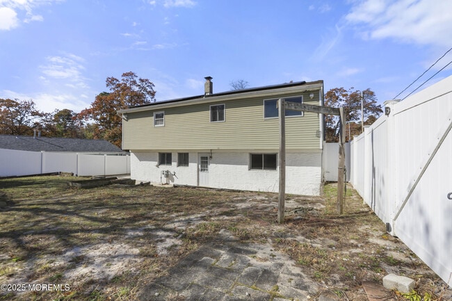 Building Photo - 701 Beach Ave