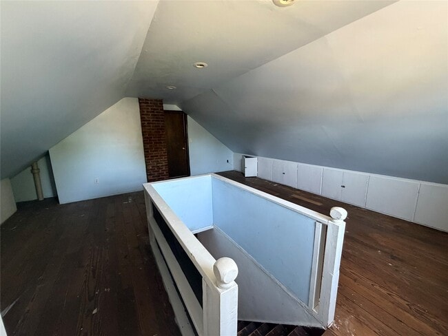 Building Photo - 522 E 33rd St